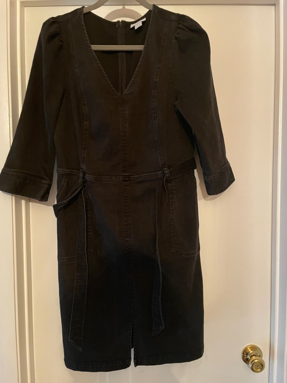 Liz Claiborne, denim Black Midi V-Neck Tie-Waist Dress with pockets